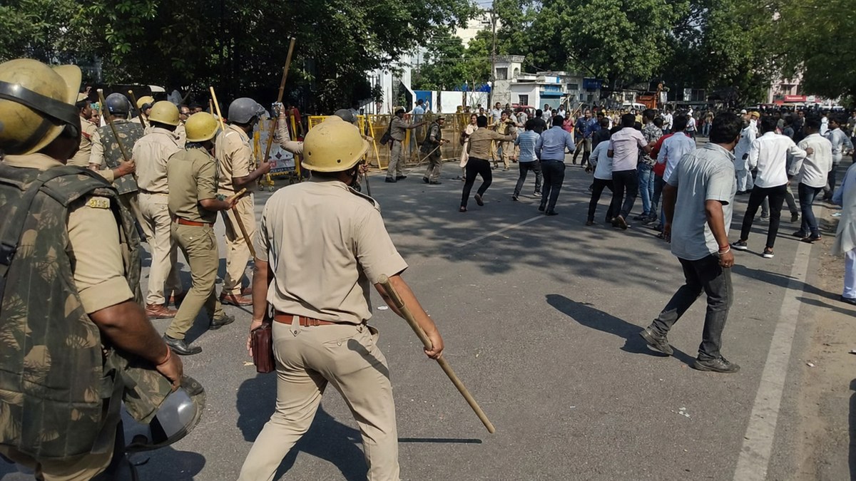 Police Lathi Charge Reported During Chief Minister's Meeting In Varanasi