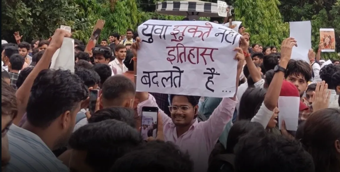 Clashes Erupt at BHU as Over 3,000 Students Stage 'Student Justice March' Backing Sonam Wangchuk