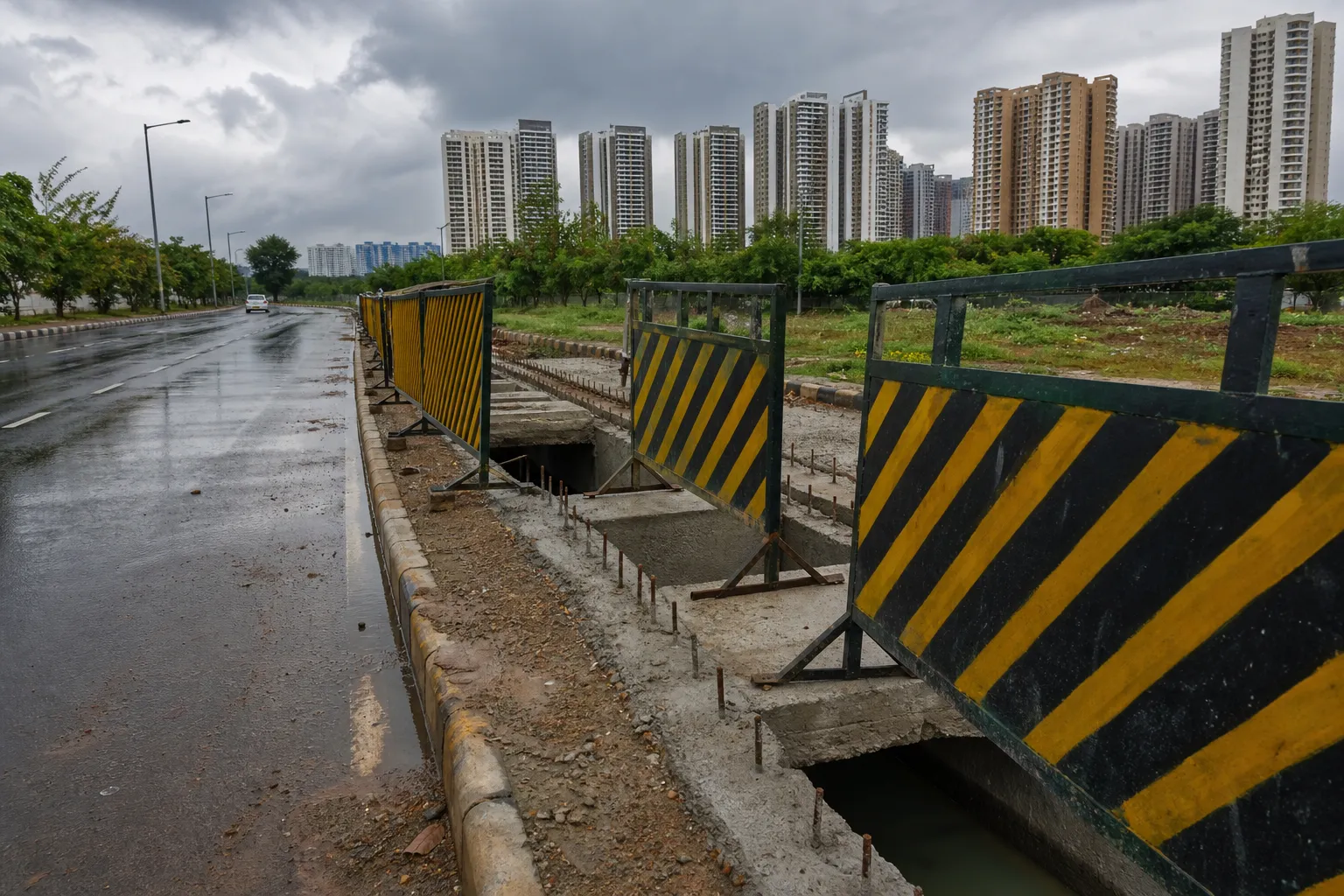 Open Storm Drain in Sector 70A Raises Safety Alarm