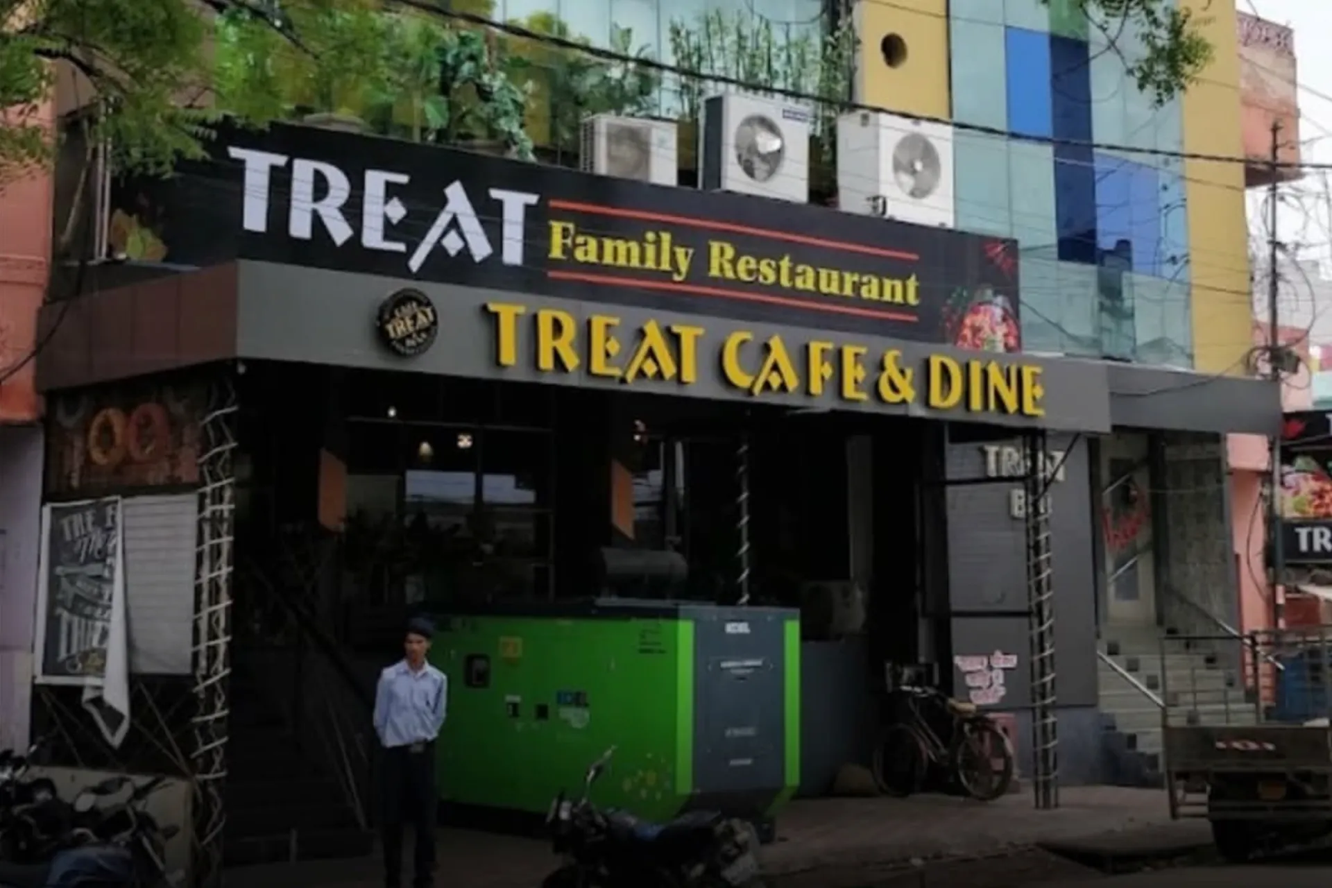 Treat Bar Manager Assaulted in Varanasi; ‘Goonda Tax’ Demanded, Owner Allegedly Threatened With Murder