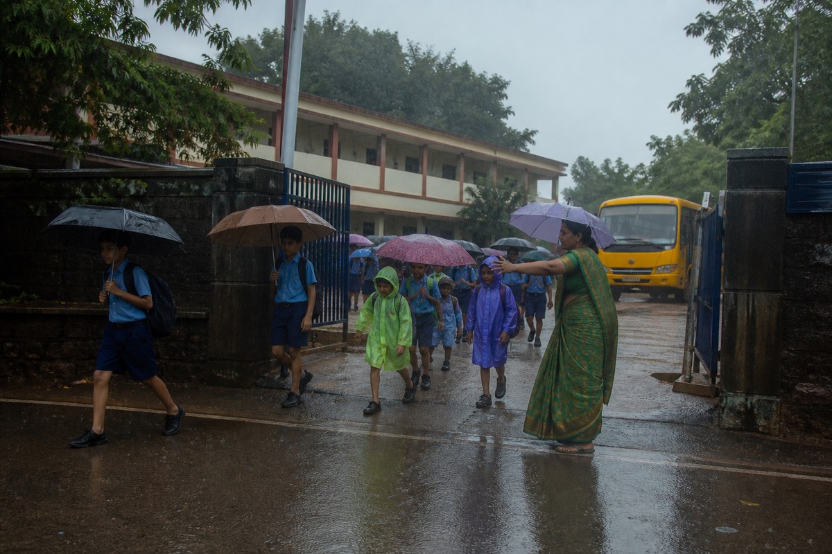 Dakshina Kannada Shuts Schools And Colleges In Four Taluks Amid Heavy Rain