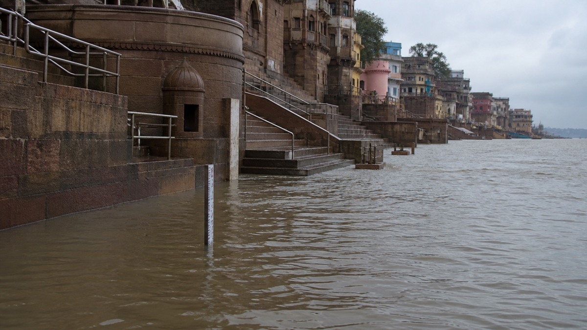 Ganga Rise Pushes Water Onto More Varanasi Ghat Steps as Monitoring Intensifies