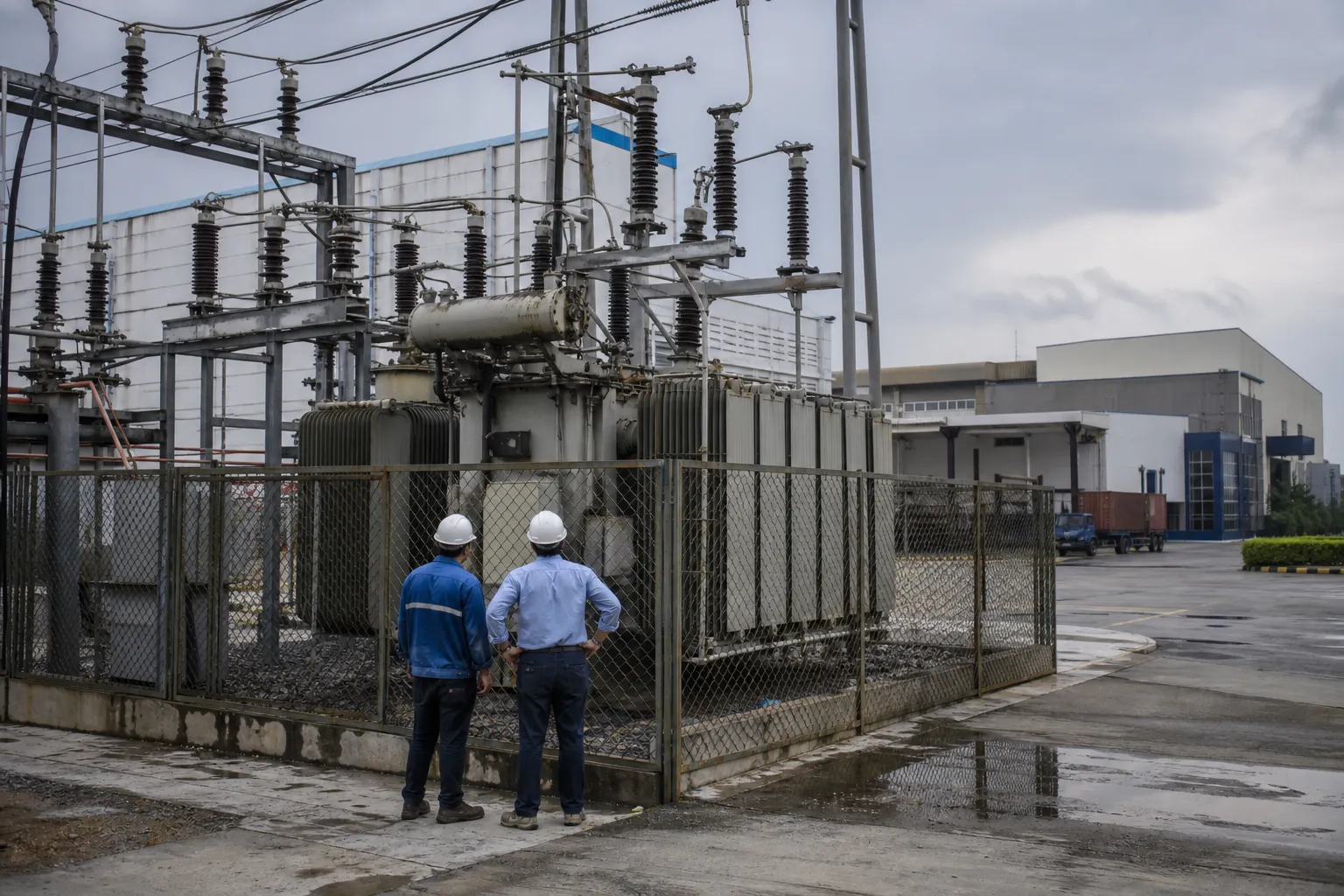 Sector 33 Transformer Failure Disrupts Gurugram Industrial Production