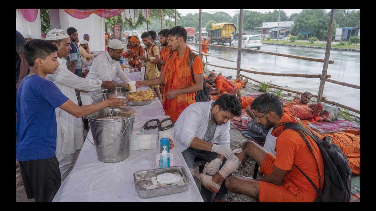 Harahua Camps Offer Food, First Aid and Rest to Kanwariyas