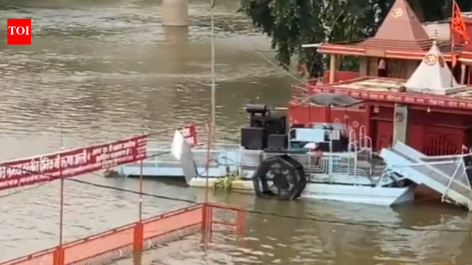 Varanasi Suspends Ganga Boat Services After River Breaches Safety Level